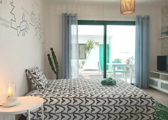 House Near The Sea With Pool Apartment